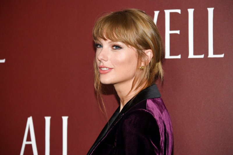 Taylor Swift at "All Too Well" New York Premiere — photo 36