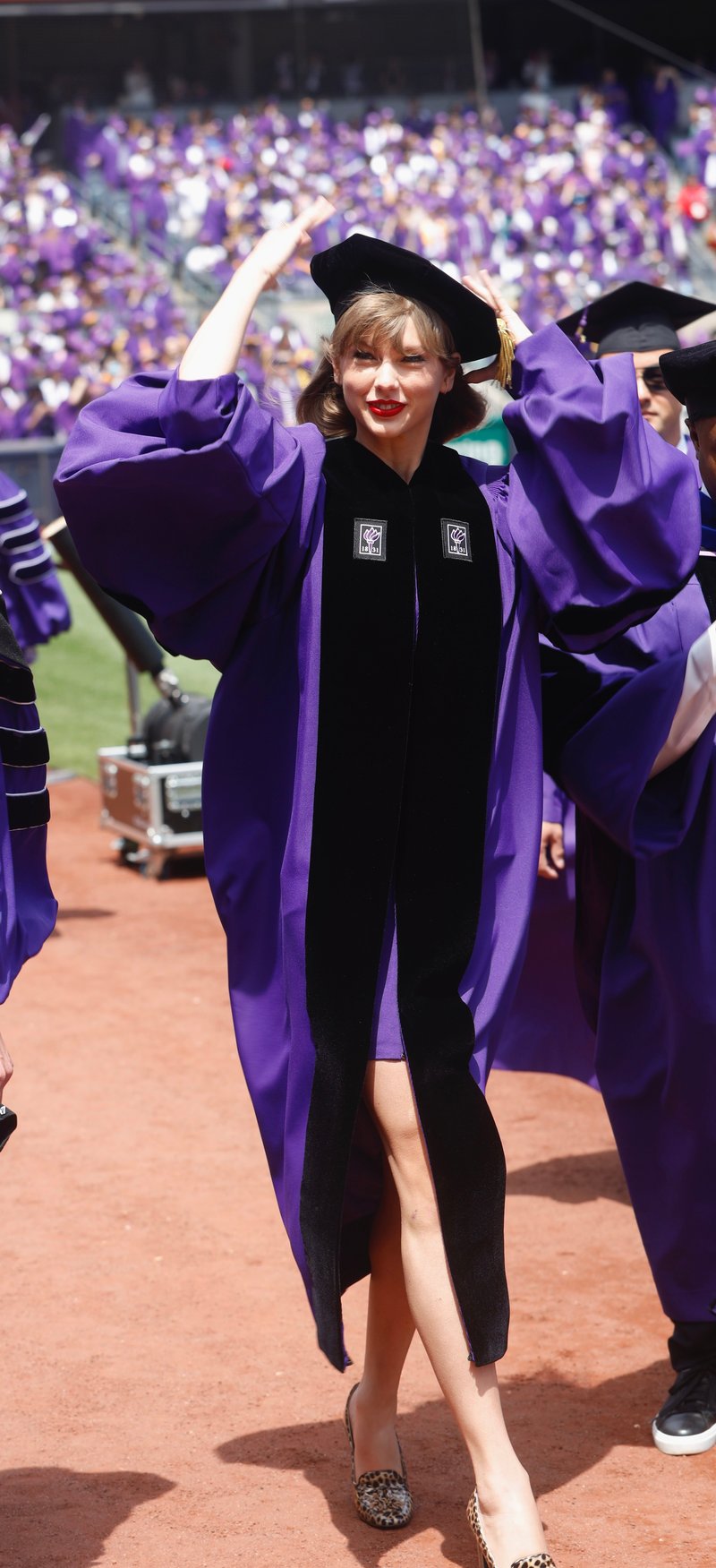 Taylor Swift at NYU Graduation Ceremony Class of 2022 — photo 83