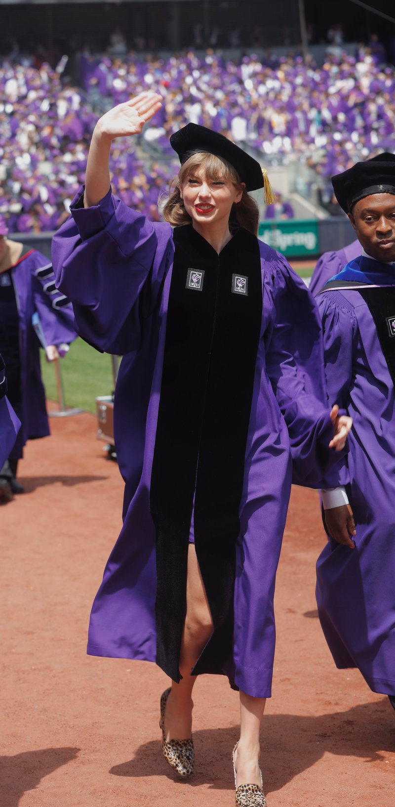 Taylor Swift at NYU Graduation Ceremony Class of 2022 — photo 84