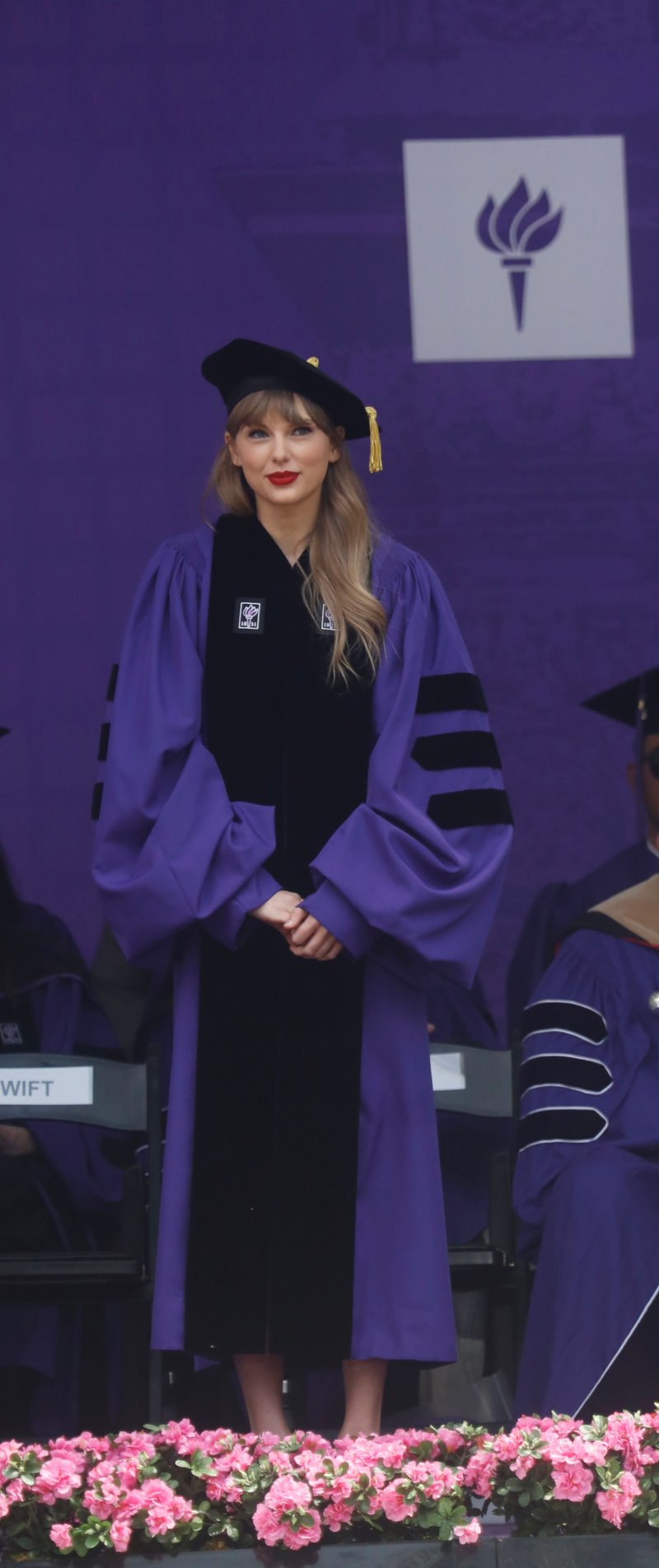 Taylor Swift at NYU Graduation Ceremony Class of 2022 — photo 87