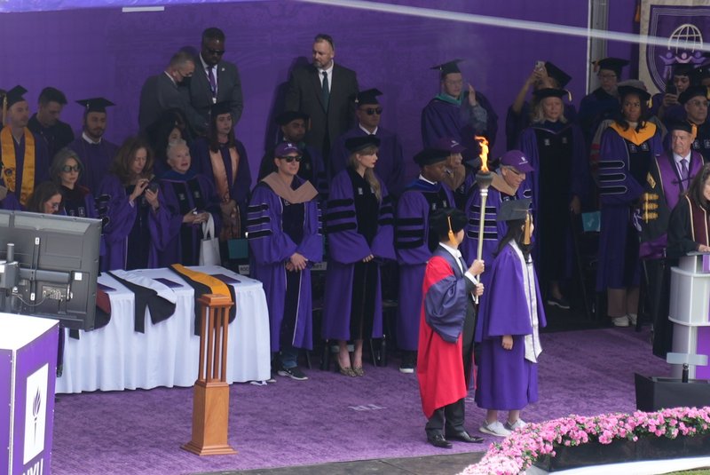 Taylor Swift at NYU Graduation Ceremony Class of 2022 — photo 129