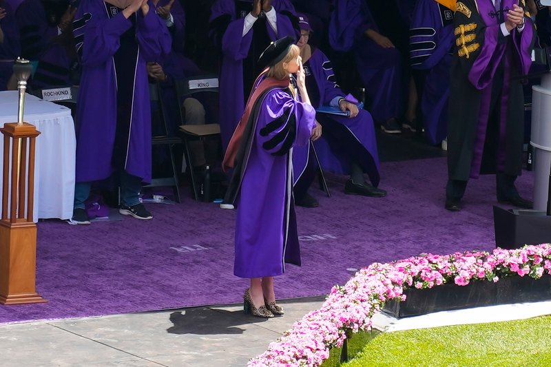 Taylor Swift at NYU Graduation Ceremony Class of 2022 — photo 142