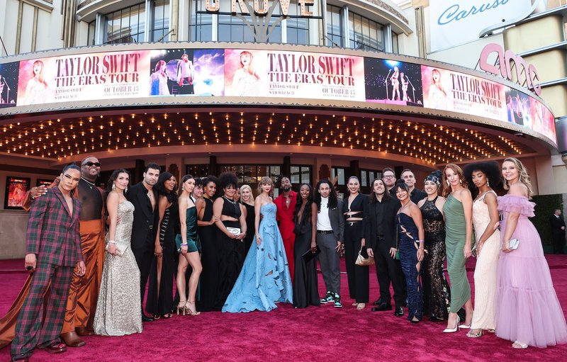 Taylor Swift at "Taylor Swift: The Eras Tour" World Premiere — photo 92