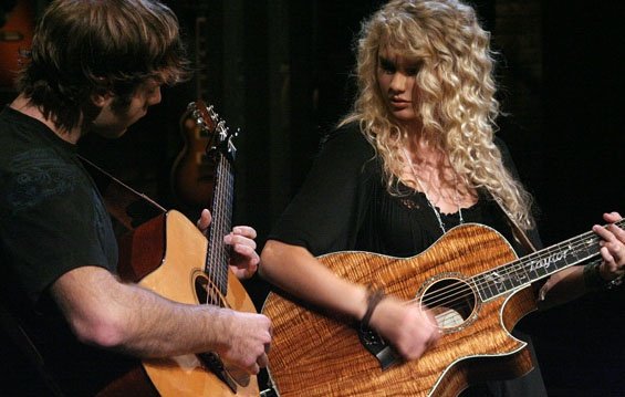 Taylor Swift — CMT's Studio 330 — photo 4