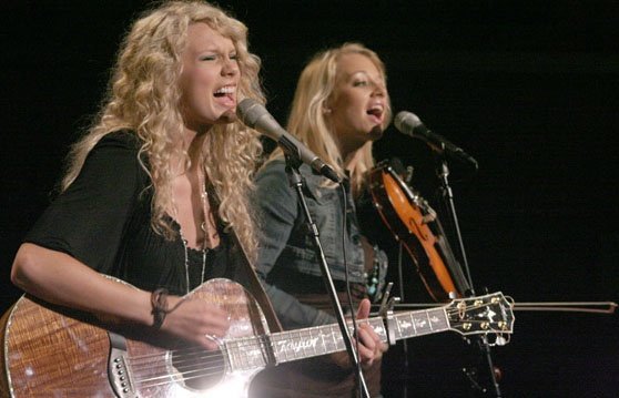 Taylor Swift — CMT's Studio 330 — photo 5