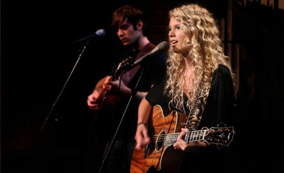Taylor Swift — CMT's Studio 330 — photo 8