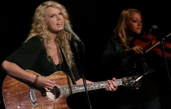 Taylor Swift — CMT's Studio 330 — photo 12