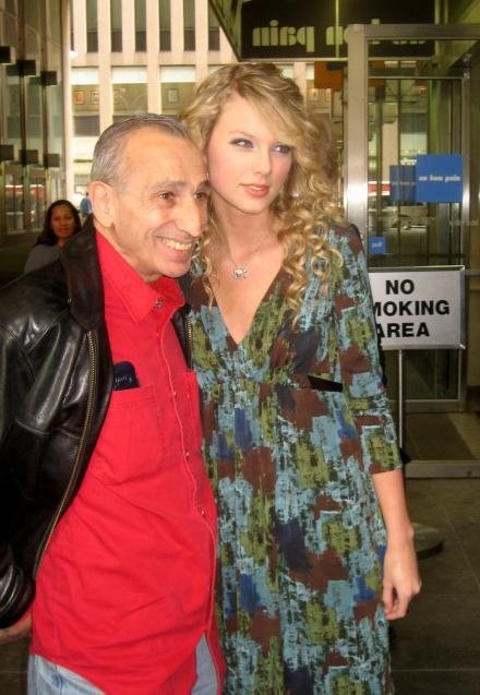 Taylor Swift — CW11  news — photo 8