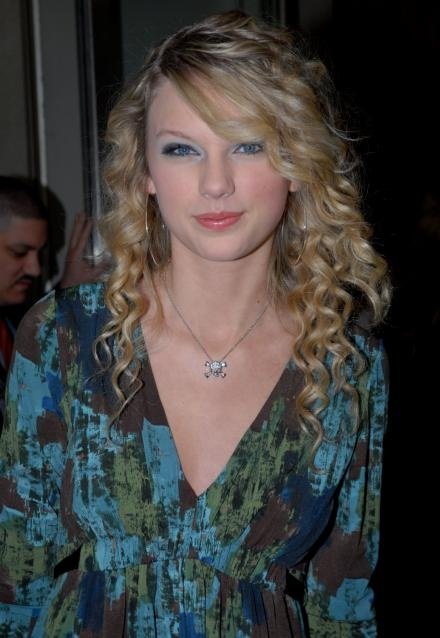 Taylor Swift — CW11  news — photo 15