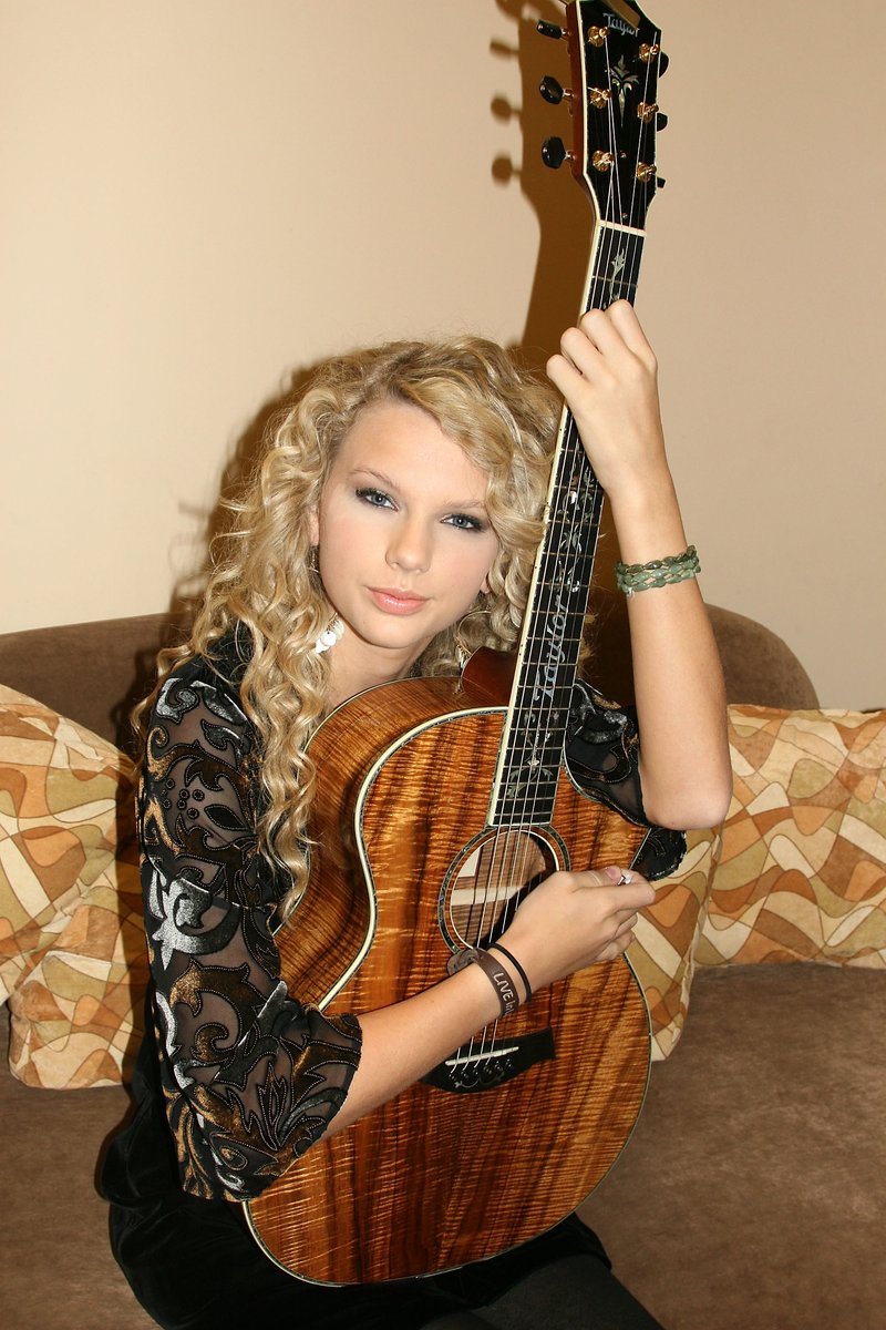 Taylor Swift — Fox — photo 2