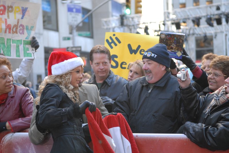 Taylor Swift — NBC News "Today" (Decmeber 2007) — photo 2