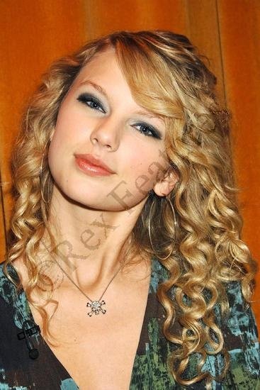 Taylor Swift — The Morning Show With Mike and Juliet — photo 8