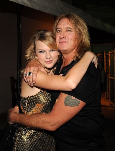 Taylor Swift — CMT Crossroads — photo 1