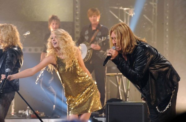 Taylor Swift — CMT Crossroads — photo 2