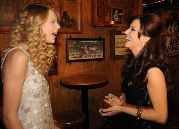 Taylor Swift — CMT "GIANTS" Honoring Alan Jackson — photo 9