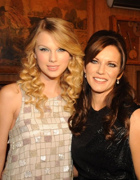 Taylor Swift — CMT "GIANTS" Honoring Alan Jackson — photo 17