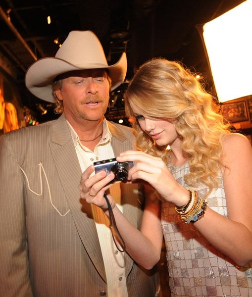 Taylor Swift — CMT "GIANTS" Honoring Alan Jackson — photo 26