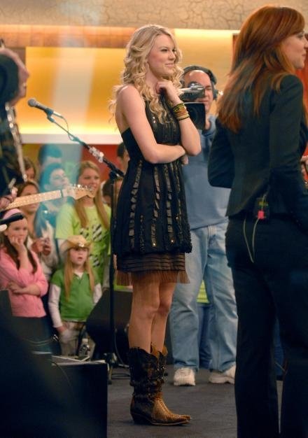 Taylor Swift — Good Morning America (April 2008) — photo 1