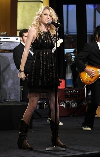 Taylor Swift — Good Morning America (April 2008) — photo 6