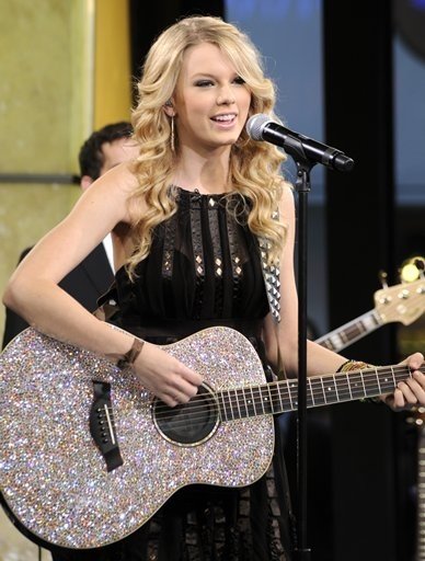 Taylor Swift — Good Morning America (April 2008) — photo 8