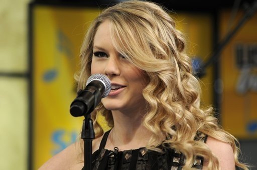 Taylor Swift — Good Morning America (April 2008) — photo 21