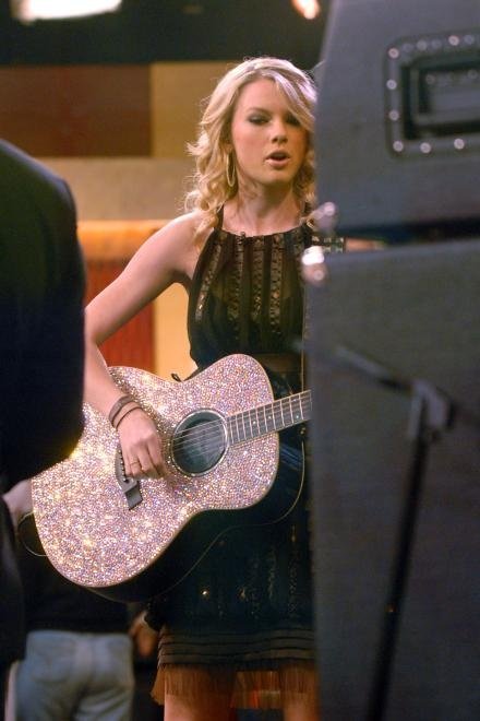 Taylor Swift — Good Morning America (April 2008) — photo 31
