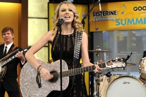 Taylor Swift — Good Morning America (April 2008) — photo 35