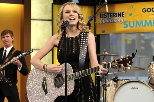 Taylor Swift — Good Morning America (April 2008) — photo 36