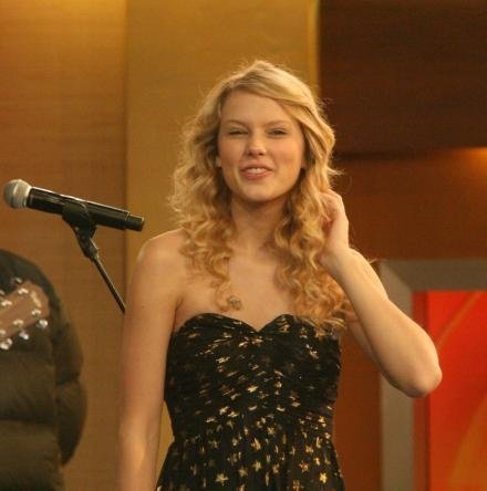 Taylor Swift — Good Morning America (November 2008) — photo 8