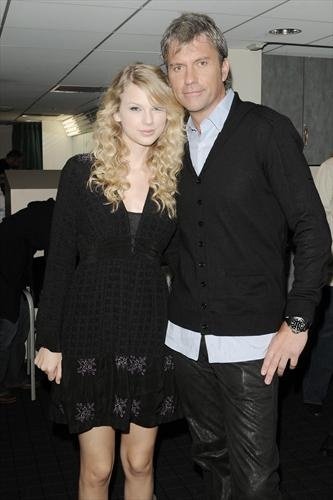 Taylor Swift — NBC's Today Show (September 08) — photo 25