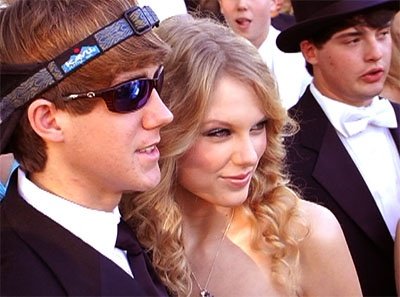 Taylor Swift — Once Upon a Prom — photo 10
