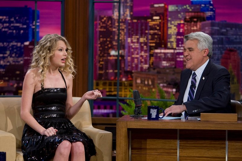 Taylor Swift — The tonight Show with JayLeno (december 08) — photo 5