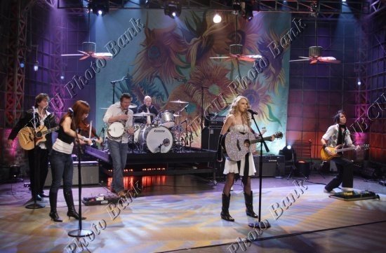 Taylor Swift — The Tonight Show With JayLeno (January 2008) — photo 5