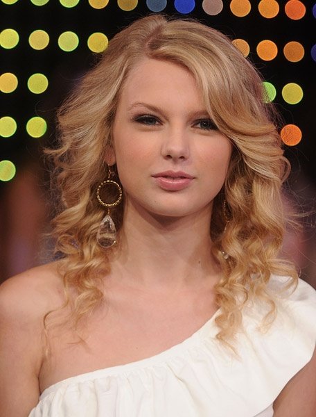 Taylor Swift — TRL (June 16th 08) — photo 4