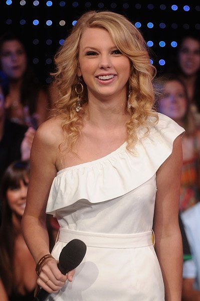 Taylor Swift — TRL (June 16th 08) — photo 23