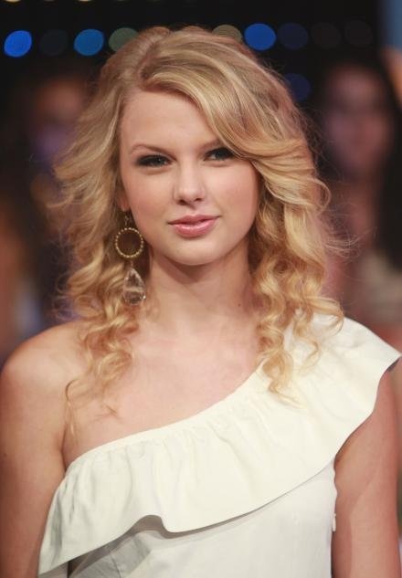 Taylor Swift — TRL (June 16th 08) — photo 30