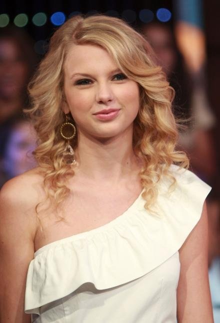 Taylor Swift — TRL (June 16th 08) — photo 31