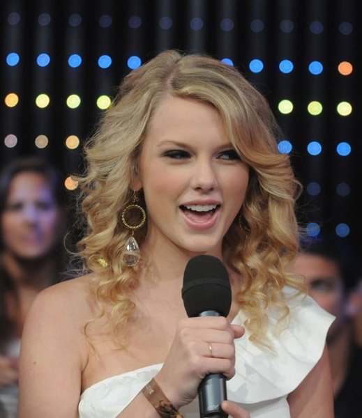 Taylor Swift — TRL (June 16th 08) — photo 40