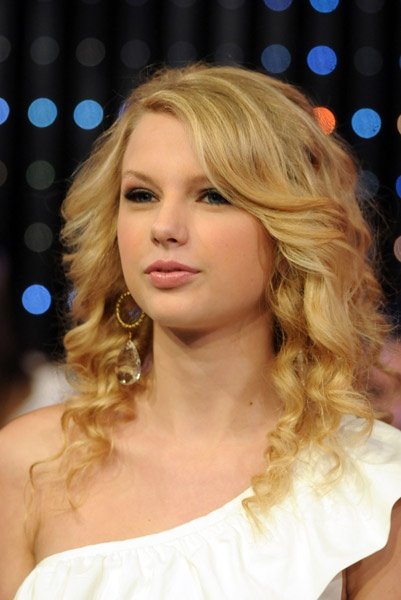Taylor Swift — TRL (June 16th 08) — photo 41