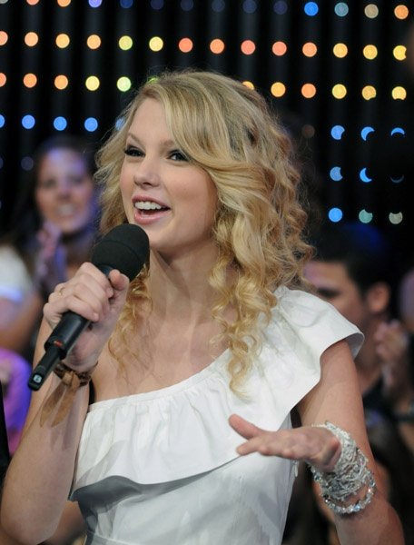 Taylor Swift — TRL (June 16th 08) — photo 49