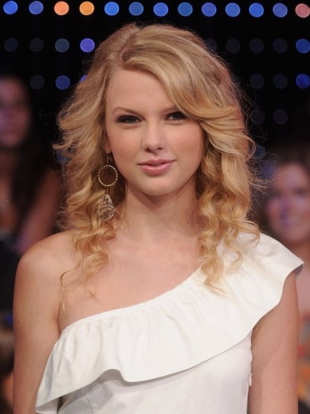 Taylor Swift — TRL (June 16th 08) — photo 53