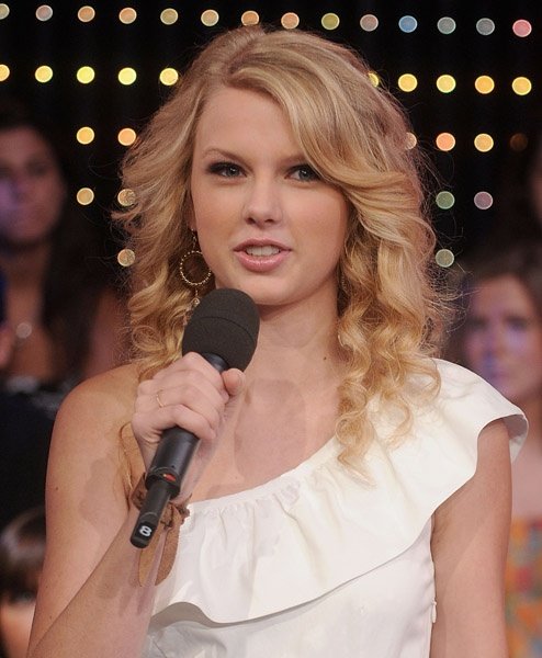 Taylor Swift — TRL (June 16th 08) — photo 54