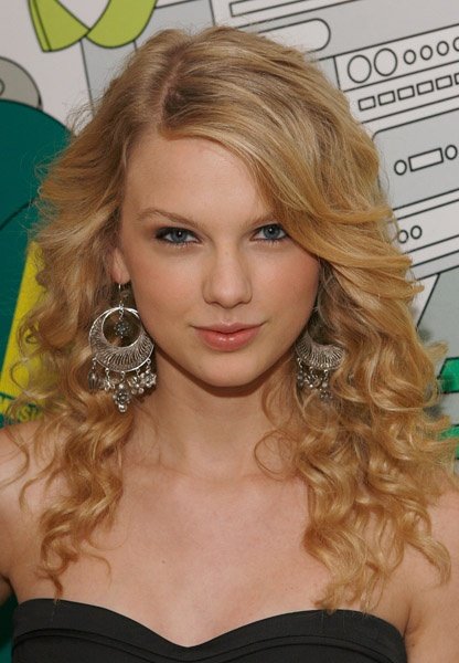 Taylor Swift — TRL (June 17th 08) — photo 7