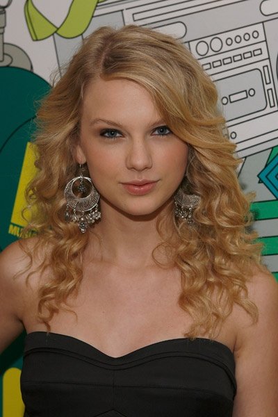 Taylor Swift — TRL (June 17th 08) — photo 12