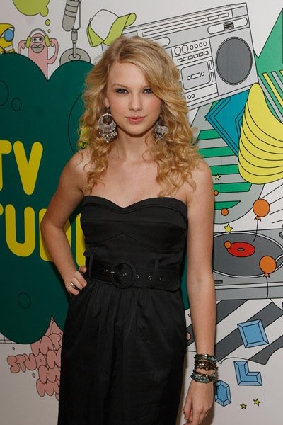 Taylor Swift — TRL (June 17th 08) — photo 13