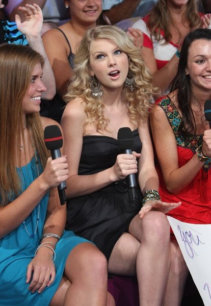 Taylor Swift — TRL (June 17th 08) — photo 21