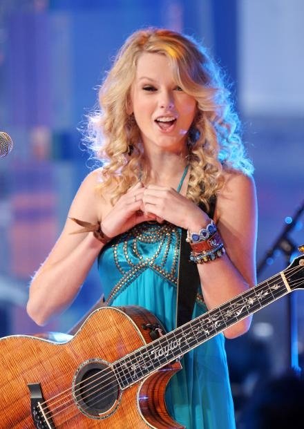 Taylor Swift — TRL (June 18th 08) — photo 2