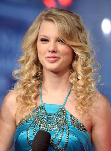Taylor Swift — TRL (June 18th 08) — photo 11