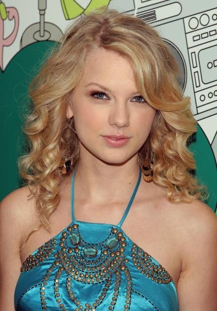 Taylor Swift — TRL (June 18th 08) — photo 18