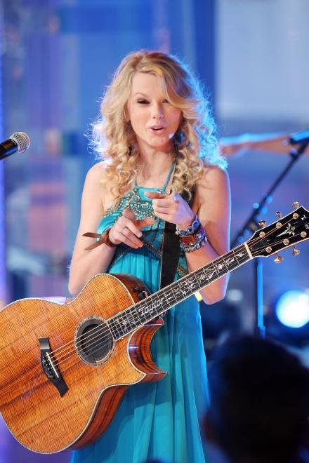 Taylor Swift — TRL (June 18th 08) — photo 23